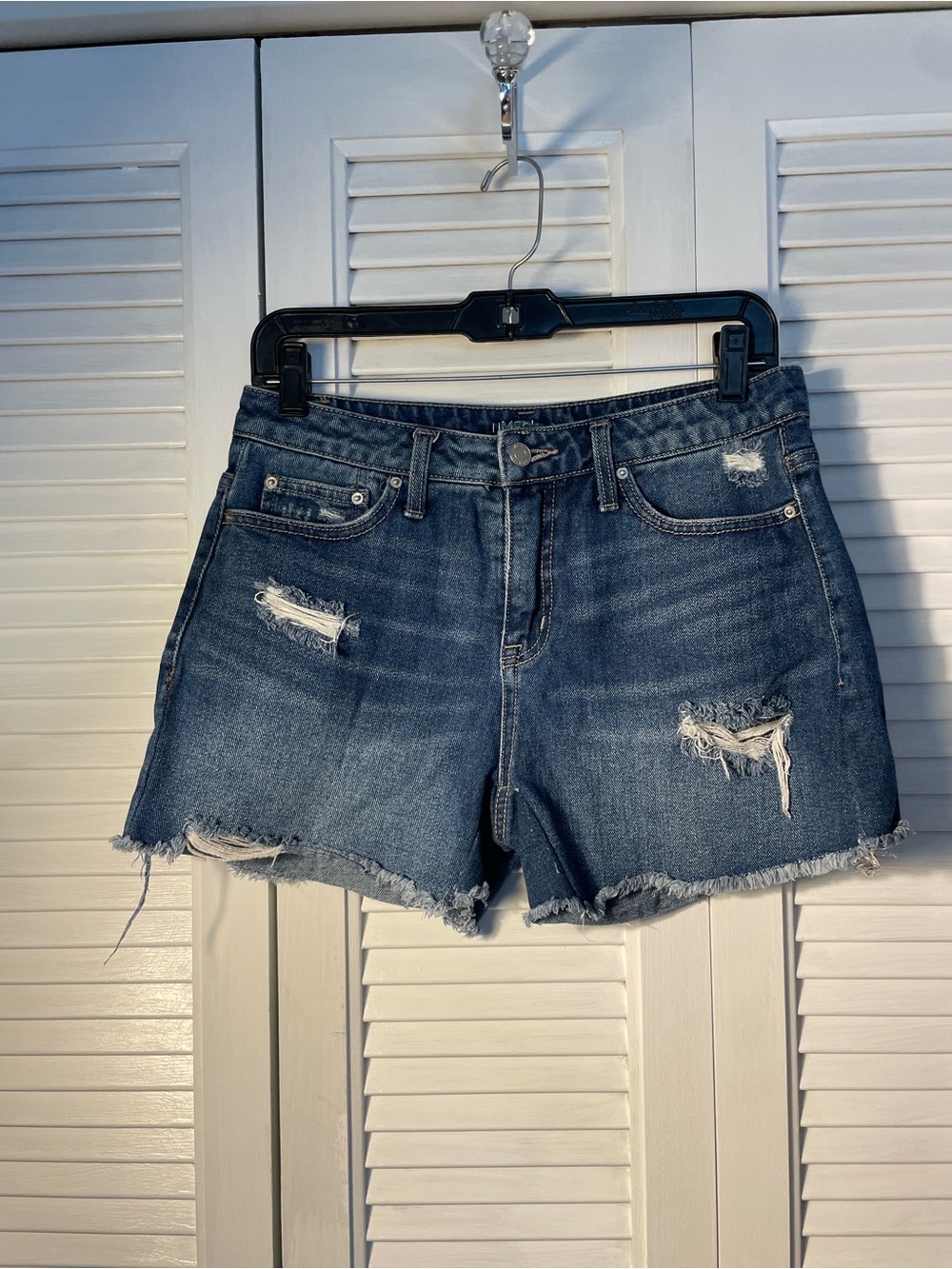 883. Time and Tru Distressed Blue Denim Shorts w/ Frayed Hem Size 4 Boho Beach